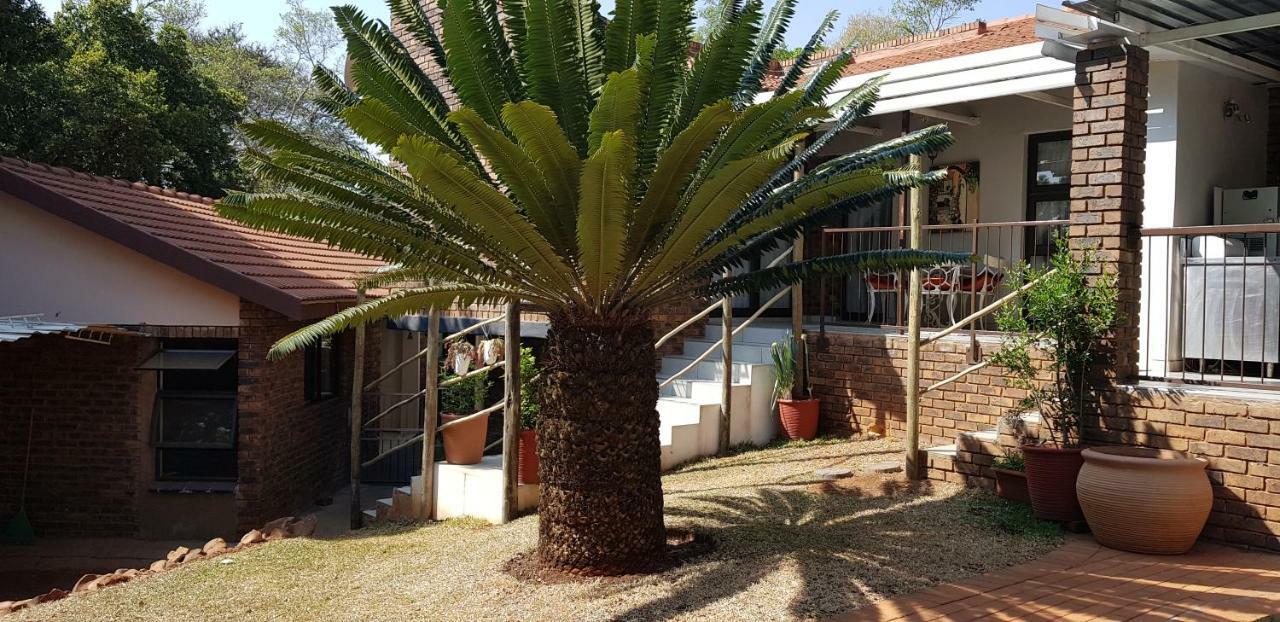 House Mulberry Guesthouse Pretoria-Noord Esterno foto